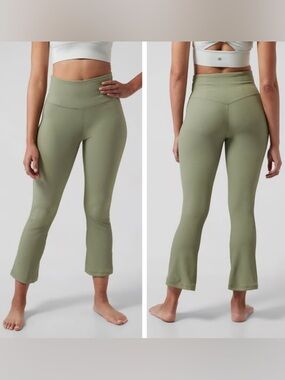 EUC Athleta Elation Rib Crop Flare Comfy High Rise Yoga Gym Pants Light Green 2X